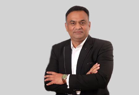 A Candid with Operations Director: Fathoming the Tech Mazes
