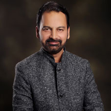  Lalit Mamtani,   Founder & Managing Director