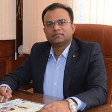  Ravi Tomar, CMD & Chairman