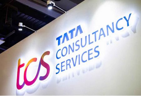 TCS Joins Hands With Dubai Gold & Commodities Exchange img