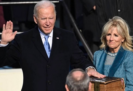 Joe Biden Sworn in as 46th President of the US, Signs Series of Orders, Delivers Message of Unity Joe Biden Sworn in as 46th President of the US, Signs Series of Orders, Delivers Message of Unity