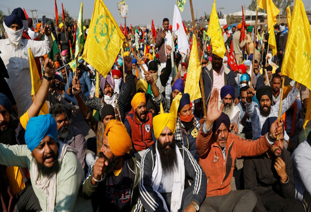 Farmers' Unions Welcome SC Order, But to Continue with Their Protests until Laws are Repealed Farmers' Unions Welcome SC Order, But to Continue with Their Protests until Laws are Repealed