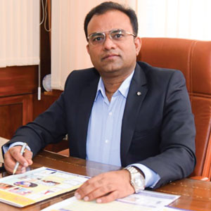 Ravi Tomar ,     Chairman & Managing Director, CRL Diagnostics