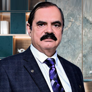 Manoj Shah ,   Founder & CEO