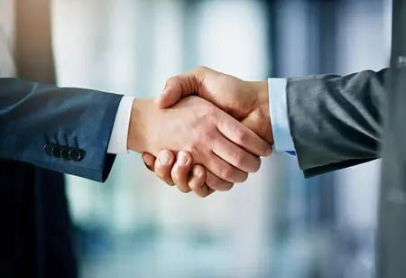 Piaggio Vehicles and Hinduja Leyland Unveil Financial Collaboration