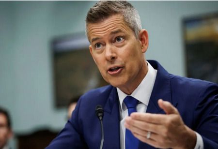 NASA Chief Suggests SpaceX May be Dropped from Moon Mission