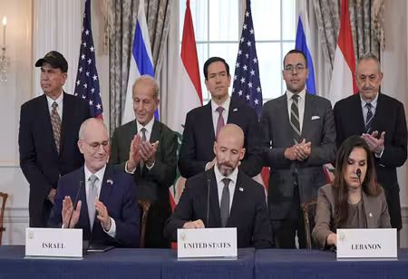 US, Iran Teams Head to Doha Amid Talks Uncertainty
