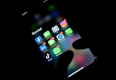 Study Finds Gaps in Australia's Teen Social Media Ban