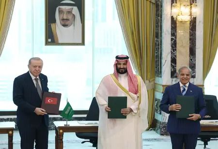 Saudi, Turkey & Pakistan Seal Defence Pact