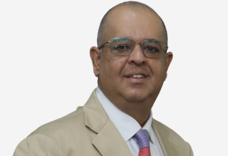 Leadership in Data-Driven Economy: Balancing Insight & Intuition