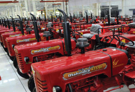 Mahindra Unveils 300,000 th Tractor made at Telangana Factory